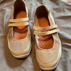 LL Bean Mary Janes! EUC